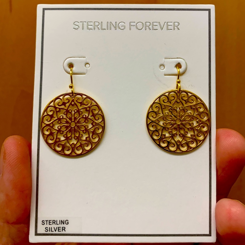 LNWOT Gold Round Filigree Dangle Earrings